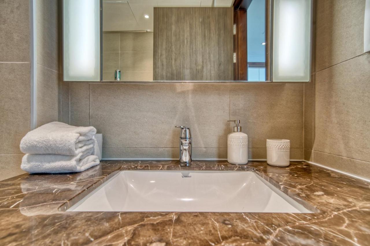 Boho-Chic Cosy 1Br, Minutes To Burj Khalifa Apartment Dubai Ngoại thất bức ảnh